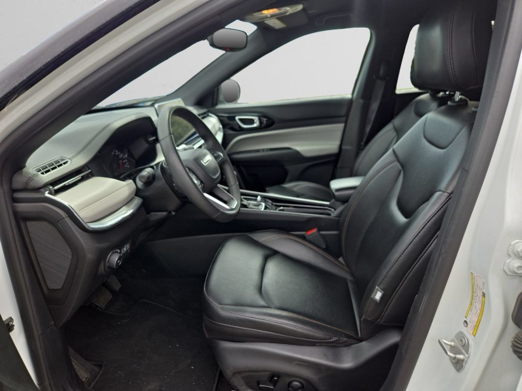 Used 2024 Jeep Compass Limited AWD/4WD image 9