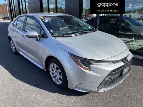 Used 2025 Toyota Corolla LE image 1