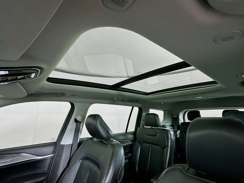 Used 2023 Jeep Grand Cherokee L Limited w/ Trailer Tow Group (B) AWD/4WD image 26