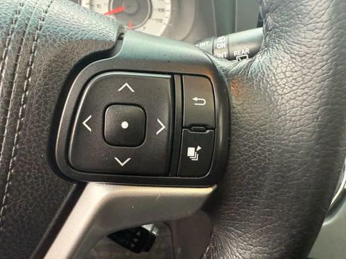 Used 2015 Toyota Sienna SE Premium image 20