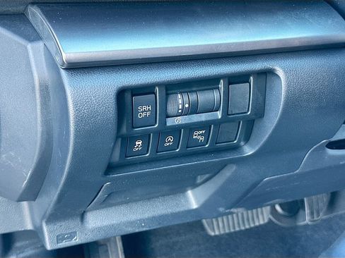 Used 2023 Subaru Crosstrek 2.5i Limited w/ Moonroof Package image 10