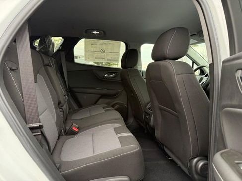 Used 2025 Chevrolet Blazer LT image 11