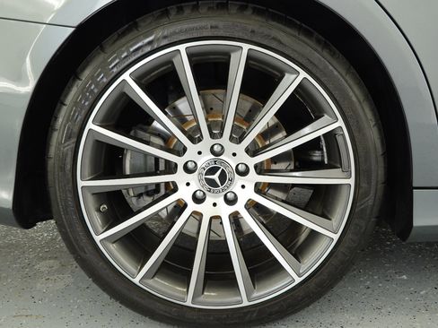 Used 2017 Mercedes-Benz S 550 Sedan w/ Sport Package w/ Sport Package image 75