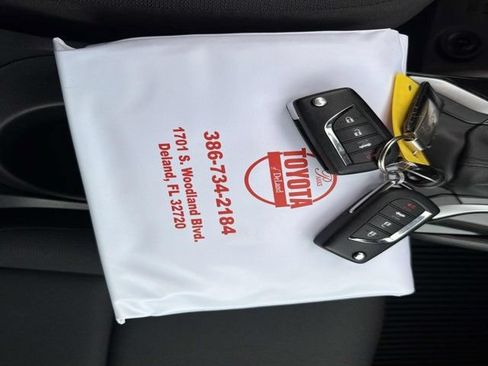 Used 2025 Toyota Corolla LE FWD image 30