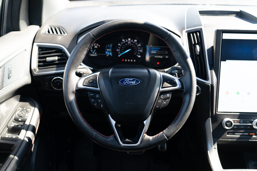 Used 2021 Ford Edge ST-Line w/ Class II Trailer Tow Package AWD/4WD image 15