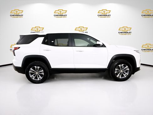 Used 2025 Chevrolet Equinox LT FWD image 9
