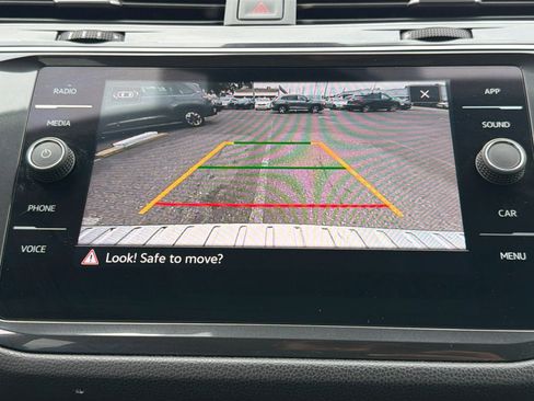 Used 2024 Volkswagen Tiguan Wolfsburg Edition image 33