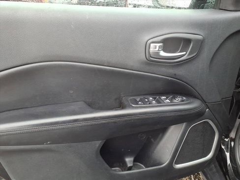 Certified 2020 Jeep Compass Latitude image 6