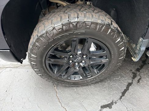 Used 2022 Chevrolet Silverado 1500 LT Trail Boss w/ LT Trail Boss Premium Package image 19