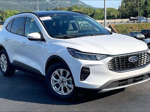 Certified 2024 Ford Escape Active w/ Tech Pack #2 FWD image 2