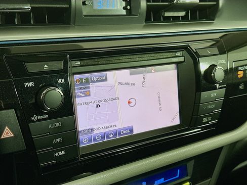 Used 2015 Toyota Corolla LE image 22