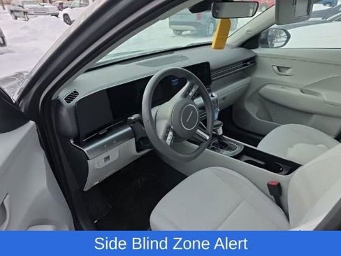 Used 2025 Hyundai Kona SEL image 10