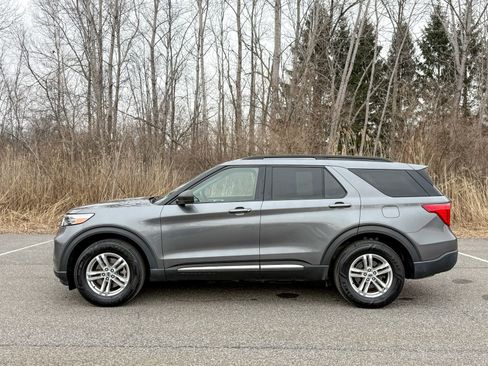 Certified 2022 Ford Explorer XLT w/ Equipment Group 202A image 9