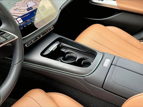 Used 2025 Mercedes-Benz E 350 4MATIC Sedan image 16