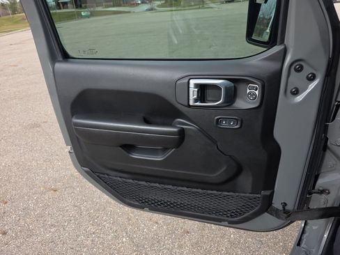 Used 2023 Jeep Wrangler Unlimited Sport AWD/4WD image 28