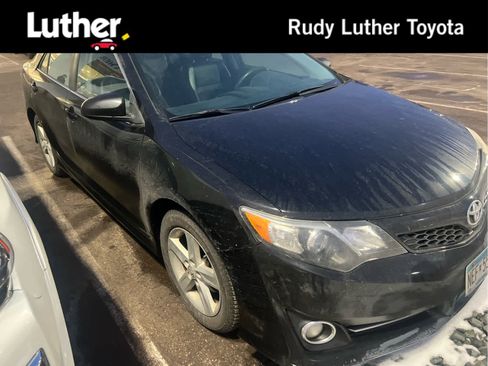 Used 2013 Toyota Camry SE image 1