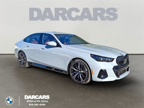 Used 2025 BMW 530i xDrive w/ M Sport Package image 1