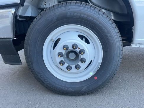 New 2026 Ford E-350 and Econoline 350 Super Duty w/ Driver's Safety Package image 12