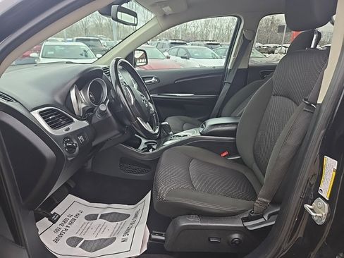 Used 2019 Dodge Journey SE w/ Premium Group image 9