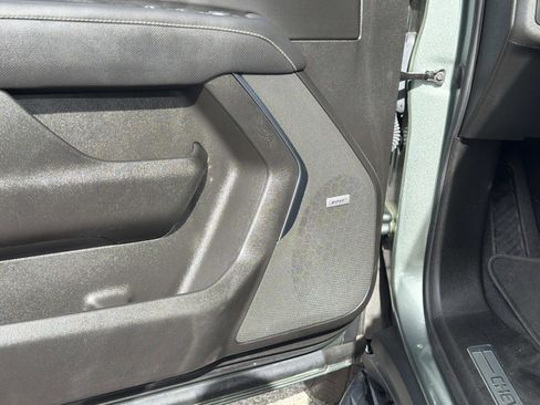 Used 2023 Chevrolet Suburban Premier image 19