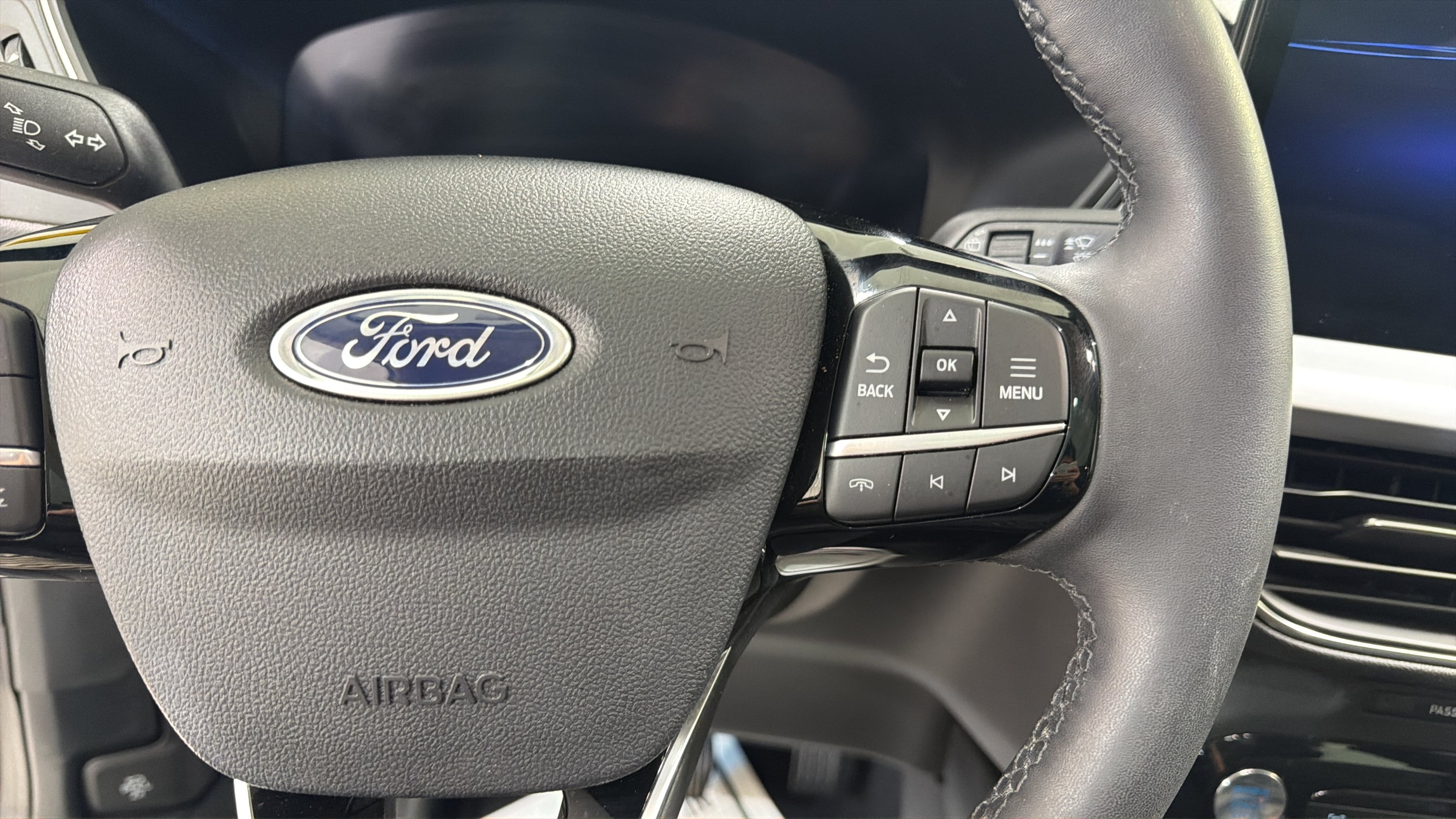 Used 2023 Ford Escape Platinum w/ Premium Technology Package AWD/4WD image 14