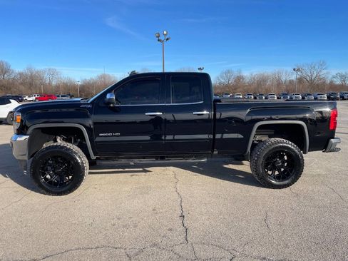 Used 2017 GMC Sierra 2500 SLE w/ SLE Preferred Package image 2