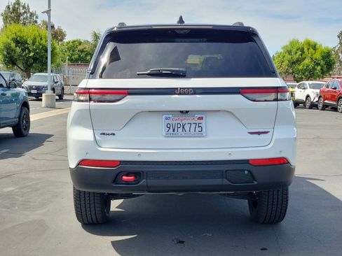 Used 2022 Jeep Grand Cherokee Trailhawk w/ Luxury Tech Group III image 37