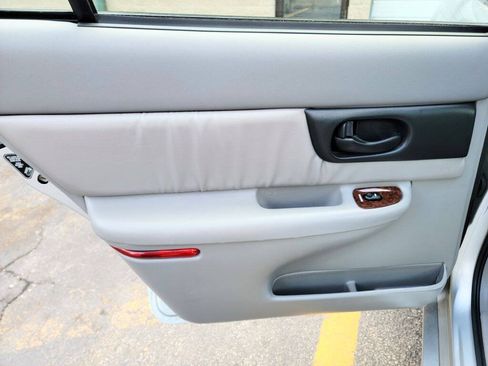 Used 2001 Buick Regal LS w/ Premium Pkg FWD image 17