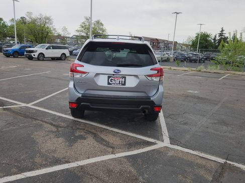 Used 2019 Subaru Forester Premium AWD/4WD image 12