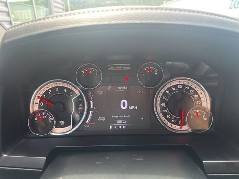 Used 2017 RAM 1500 Laramie w/ Convenience Group AWD/4WD image 18