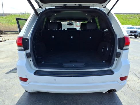 Used 2017 Jeep Grand Cherokee Altitude AWD/4WD image 28