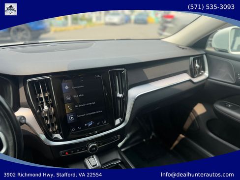 Used 2020 Volvo V60 T5 Cross Country AWD/4WD image 19