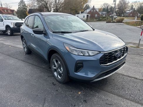 New 2026 Ford Escape ST-Line w/ Tech Pack #1 AWD/4WD image 3
