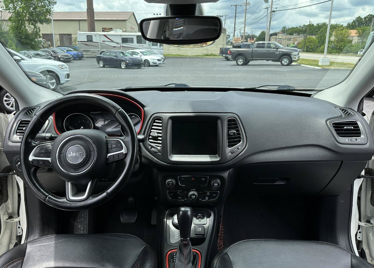 Used 2020 Jeep Compass Trailhawk AWD/4WD image 45