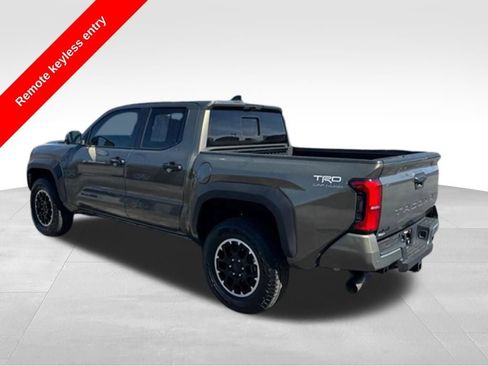 Used 2025 Toyota Tacoma TRD Off-Road w/ TRD Off Road Premium Package AWD/4WD image 5