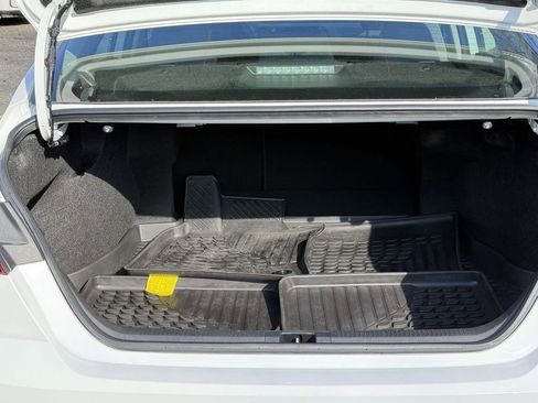 Used 2025 Toyota Camry LE image 10