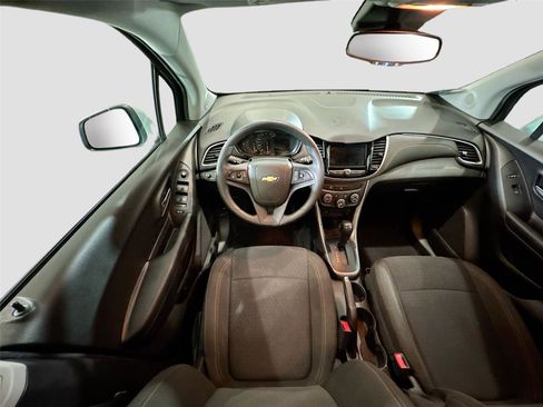 Used 2021 Chevrolet Trax LS w/ Tint and Cruise Package FWD image 3