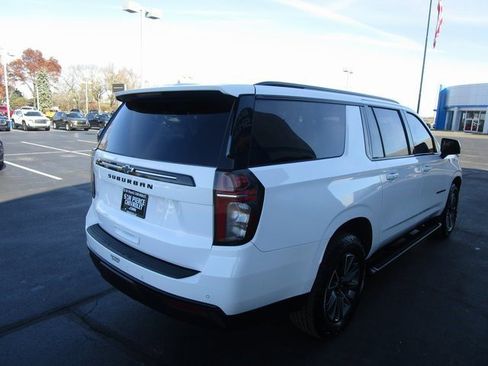 Certified 2023 Chevrolet Suburban Z71 w/ Luxury Package image 5