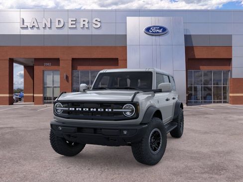 New 2026 Ford Bronco Outer Banks w/ Sasquatch Package AWD/4WD image 2