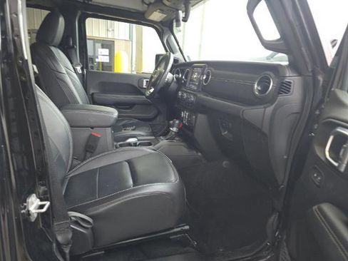 Used 2022 Jeep Wrangler Unlimited Sahara w/ Cold Weather Group image 14