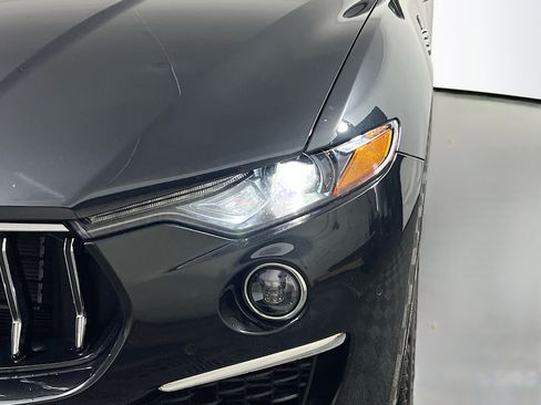 Used 2022 Maserati Levante GT AWD/4WD image 11