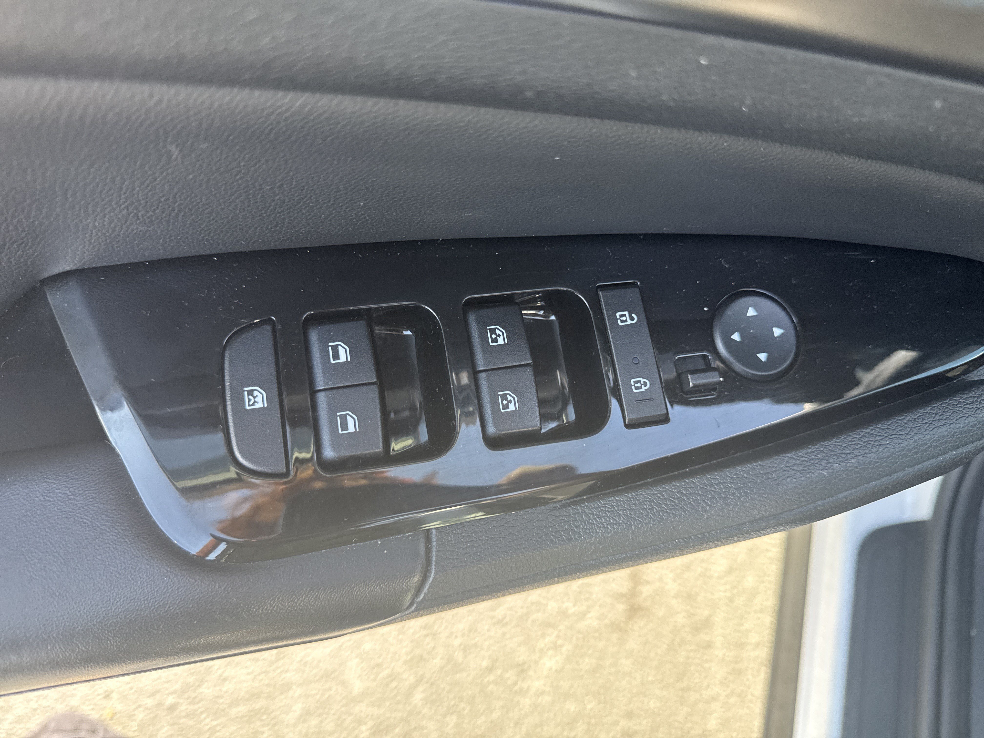 Used 2023 Kia Sportage EX FWD image 15