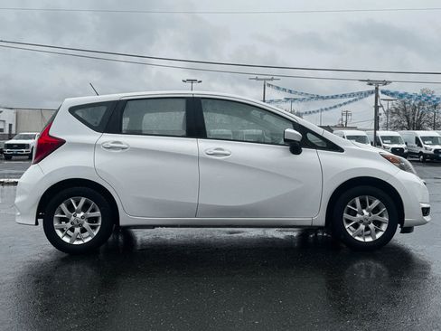 Used 2017 Nissan Versa Note SV image 3