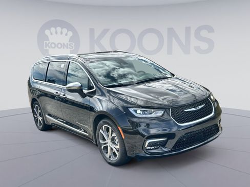 New 2026 Chrysler Pacifica Pinnacle w/ Trailer Tow Group image 10