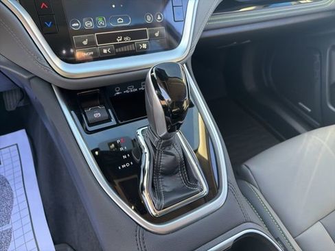 Used 2025 Subaru Outback Onyx Edition w/ Popular Package #2 image 27