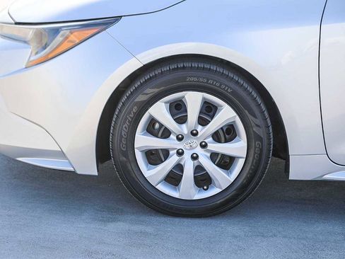 Used 2023 Toyota Corolla LE image 10