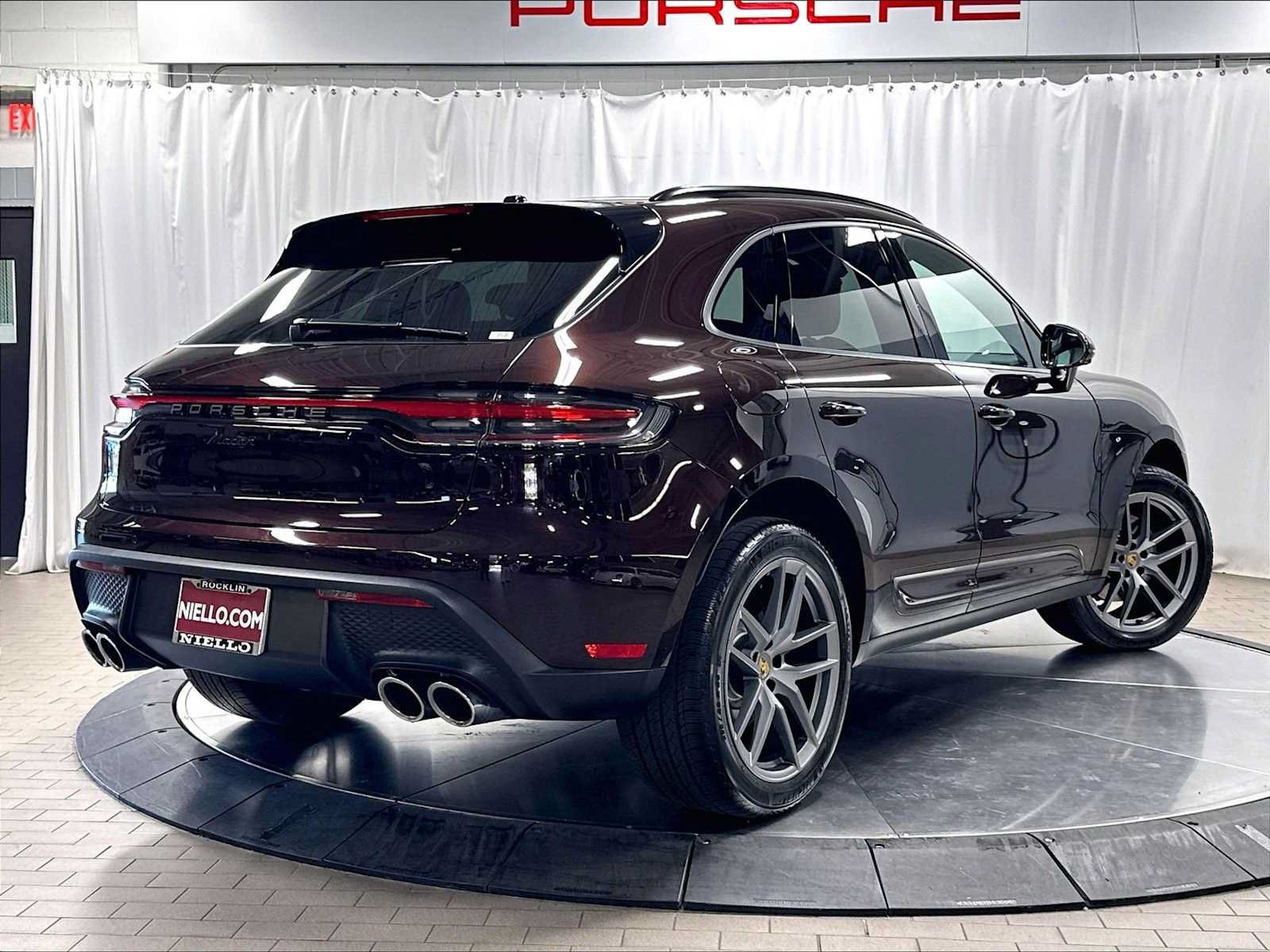 Used 2026 Porsche Macan AWD/4WD image 10