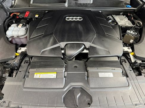 Used 2019 Audi Q8 Prestige image 30