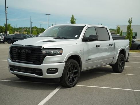 New 2026 RAM 1500 Laramie AWD/4WD image 3