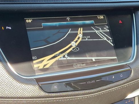 Used 2018 Cadillac XT5 Luxury w/ Driver Awareness Package image 17